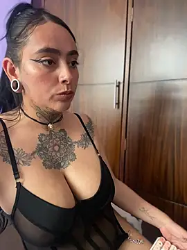 Lulu-21 webcam