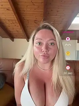 misstitmouseofficial live cam on StripChat