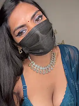 lovely_babiee (F young) - Ice rub in pussy