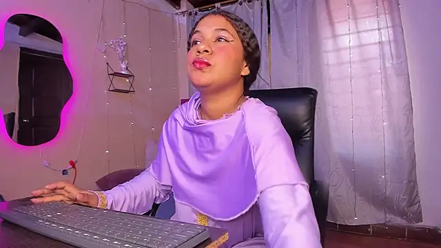 ShairaMassu webcam