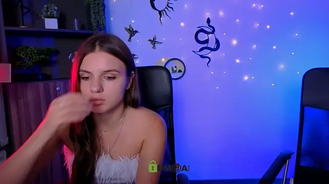 lisa_dark_ webcam