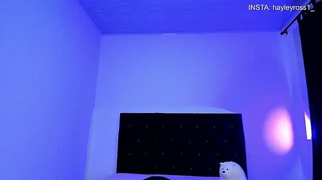 HayleyRoss_ webcam