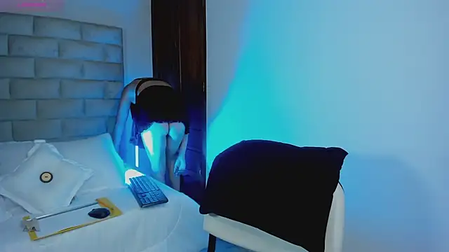 HollyGrey_ webcam