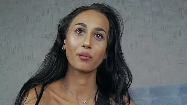 LexxyBloom webcam