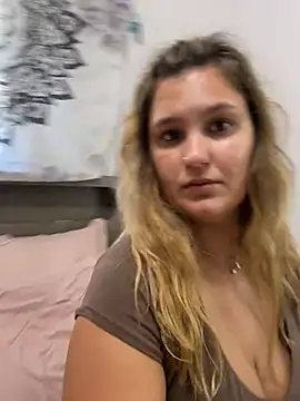Latinamommy26 live cam on StripChat