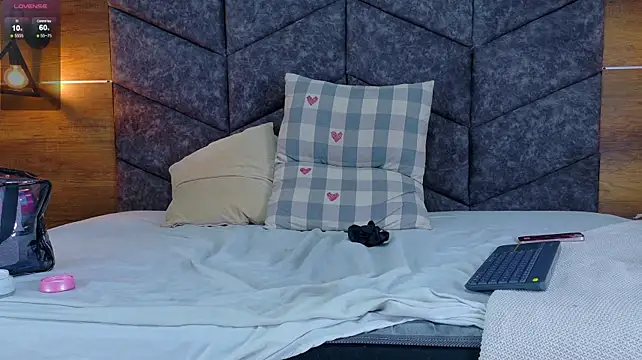 AnnieRouse__ webcam