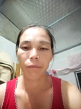 Jadi_M live cam on StripChat