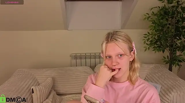 Lilly_Jhonass webcam