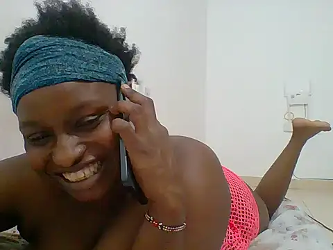 hotty_assy live cam on StripChat