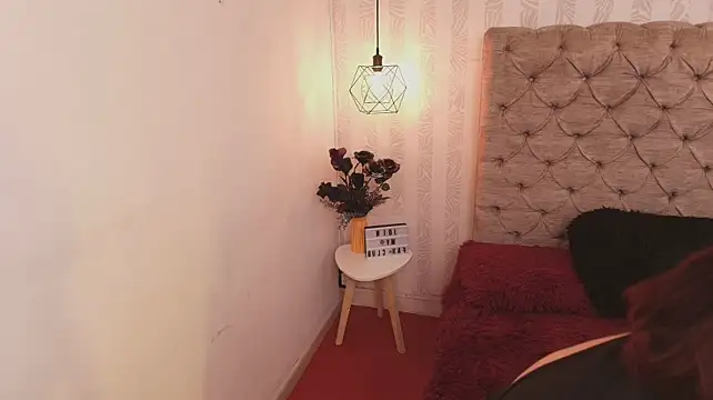 Allia_Moon webcam