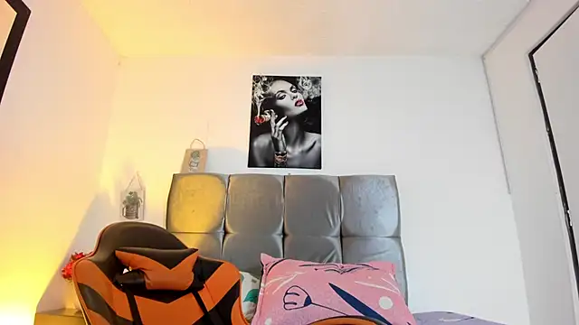 Ariel_star1 live cam on StripChat