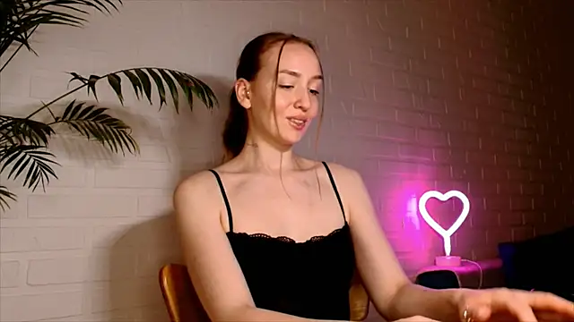 WhitePrincessLuna webcam