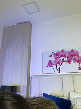 JuliaColemann live cam on StripChat