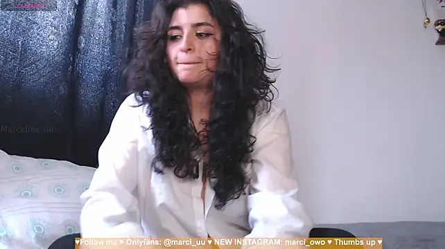 Marci_owo live cam on StripChat