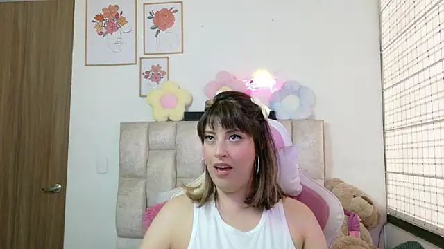 queenalexxa111 live cam on StripChat