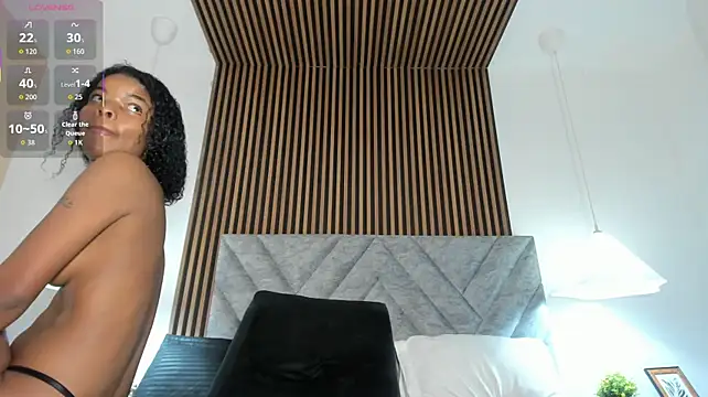 Kendra-Rousee live cam on StripChat