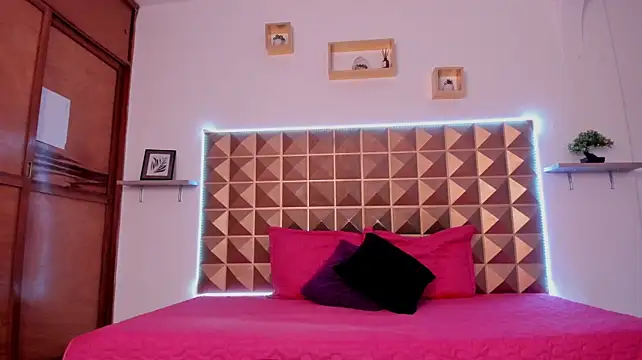 Naughty_Kat_ webcam