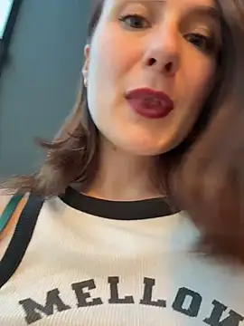 Dina_Tease live cam on StripChat