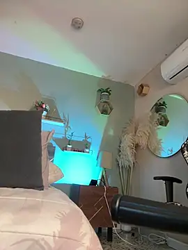 YariRose live cam on StripChat