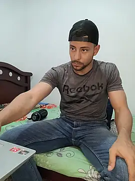 Cris_LaCobra_ live cam on StripChat