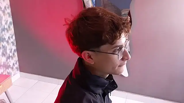 Aaron_Eze webcam