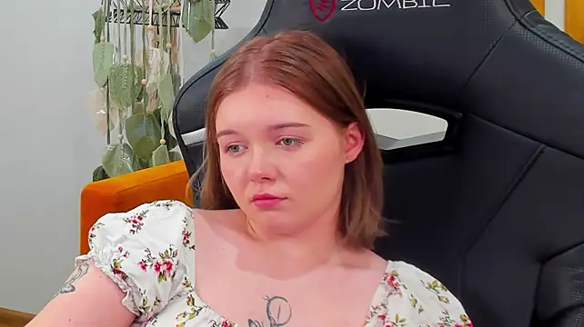 ElinaVale webcam