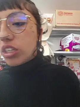 Cute_hollywood1 webcam