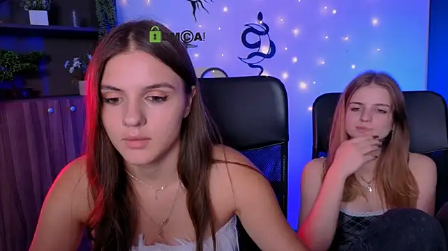 lisa_dark_ webcam