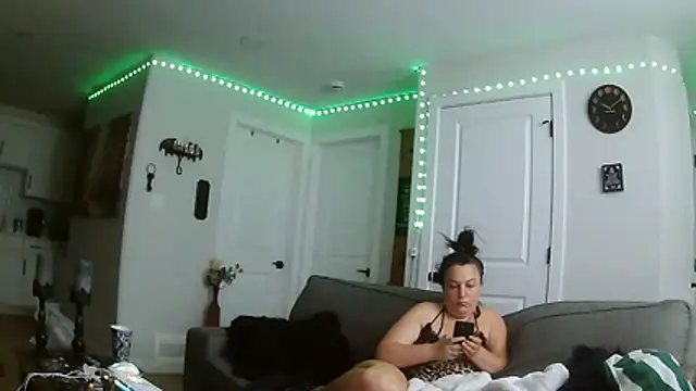 Queenemerald webcam