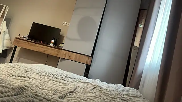AnnaVelvetFire webcam