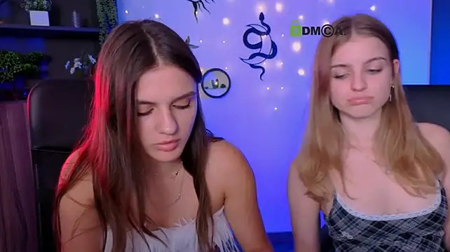 lisa_dark_ webcam