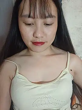 Cherry-squirtt live cam on StripChat