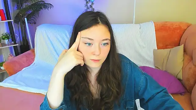 AlluringLookk webcam