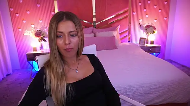 DoveLovee webcam