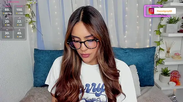hazzelgray (F young) - Play whit my boobs✨