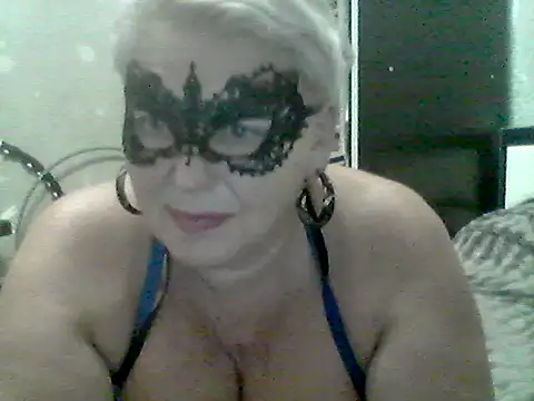 Lisa_Suzie webcam