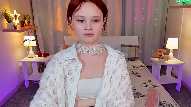 emilychaves (F teen) - ❤️air kiss❤️