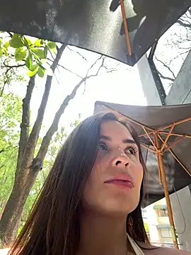 sofiagomez444 (F young) - Let’s warm up together 🔥