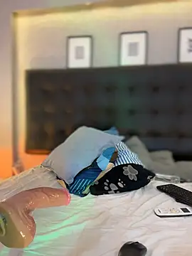 MiahWindsor webcam