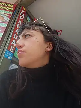Cute_hollywood1 webcam