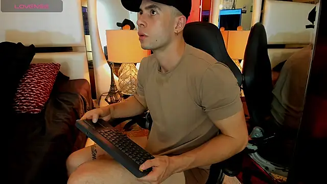 Raziel_Duskbane webcam