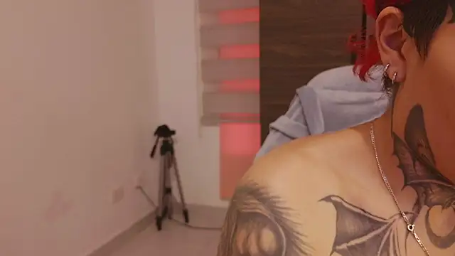 selene_red_ webcam