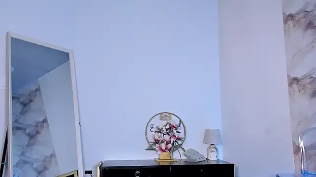 Maddyluxe webcam
