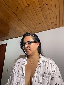 SWEETLILY18 webcam