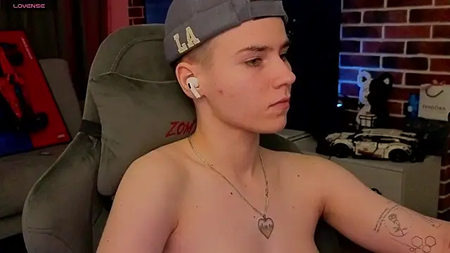 Jean_Willson live cam on StripChat