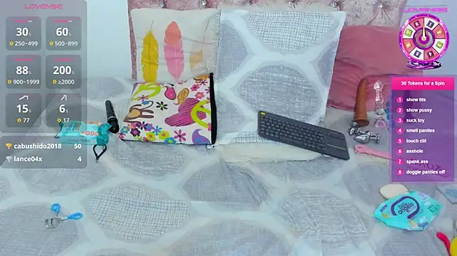 amelia_petiite live cam on StripChat
