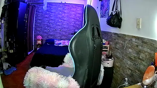 AngelaQueen_ live cam on StripChat