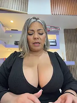 isabella_horney_ live cam on StripChat
