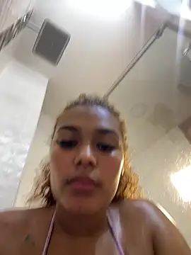 aleja_montiel__ live webcam