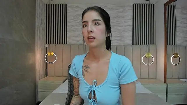 giapearl25 live cam on StripChat